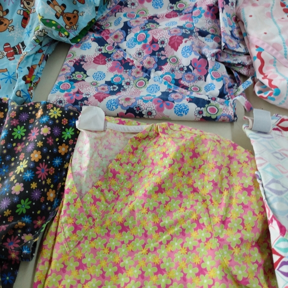 Scrubs $3 each piece all different brands - Picture 5 of 16